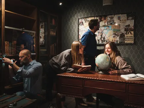 Live Room Escape